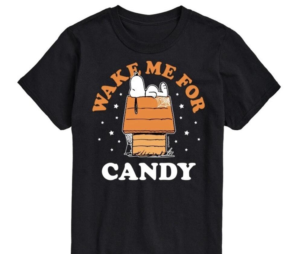 C22 Peanuts Snoopy Dog House Wake Me For Candy Halloween Graphic Black Tee Sm